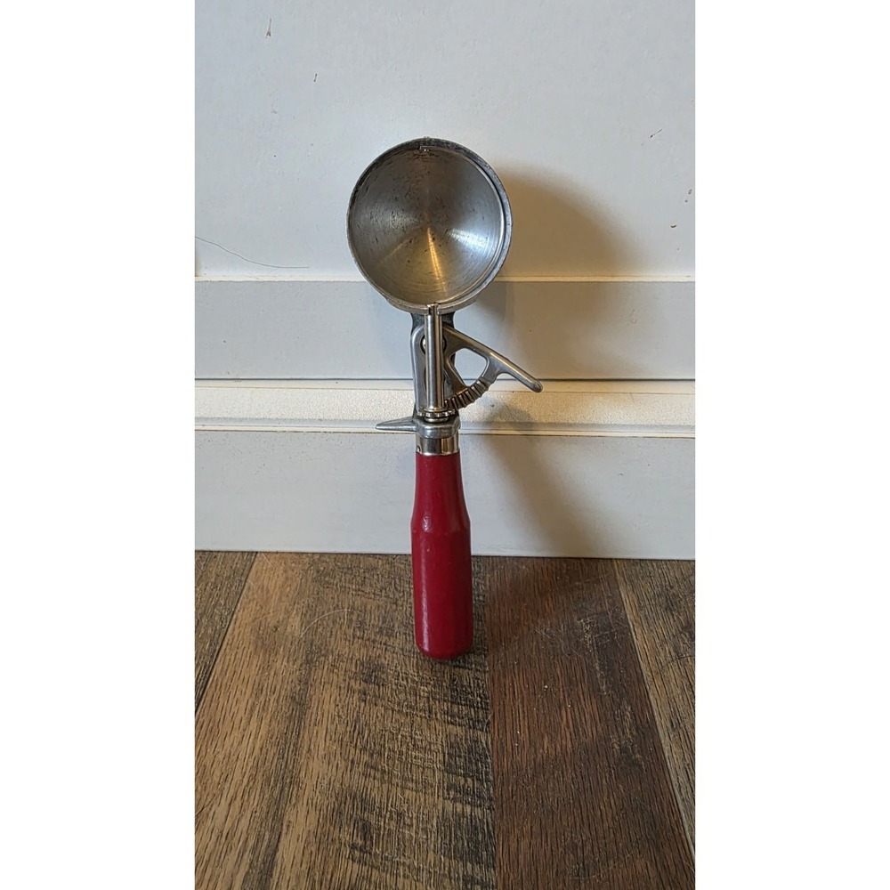 VINTAGE 1950's PEERLESS ICE CREAM SCOOP - RED BAKELITE HANDLE - WORKS
